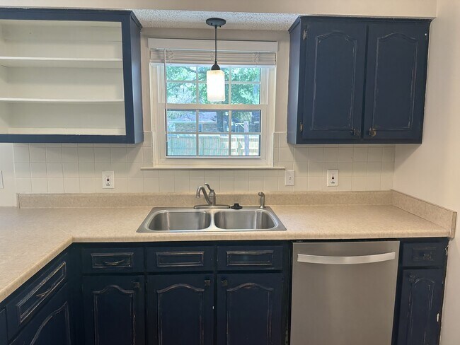 Building Photo - 209 Brighton Woods Dr