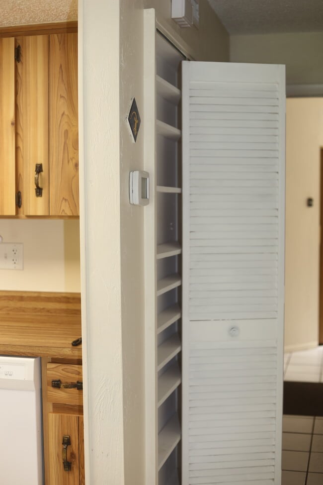 Spice rack - 266 Timberline Trl