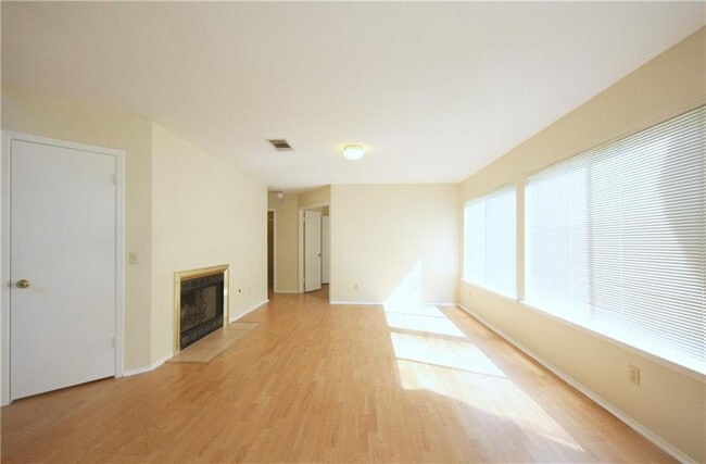Building Photo - 8005 Tantara Ct