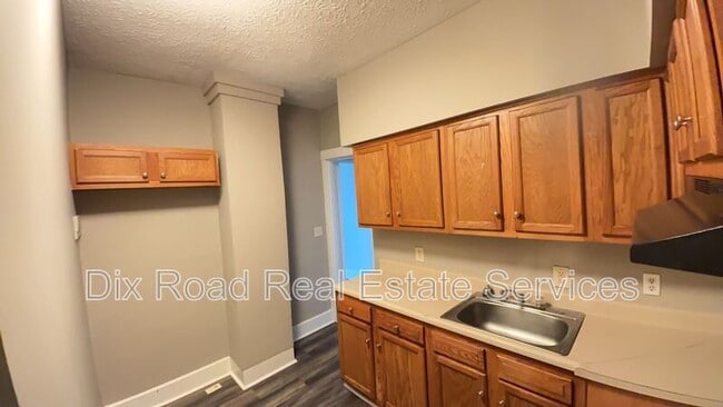 Building Photo - 821 Sixteenth Avenue