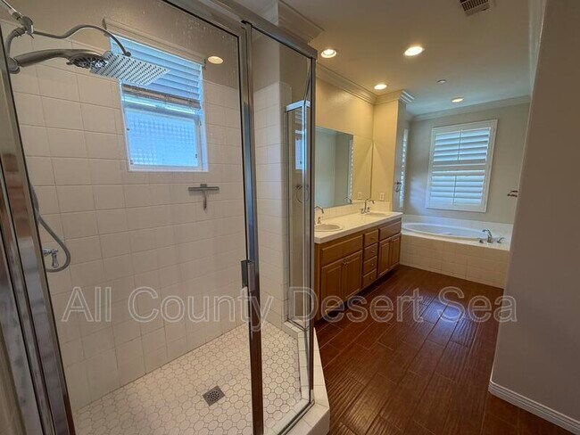 Building Photo - 16621 Maywood Ln