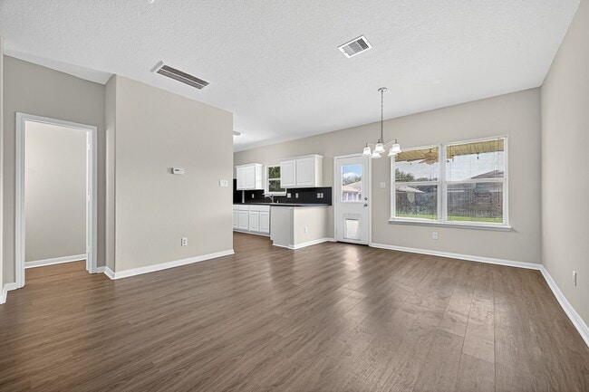 Building Photo - 7126 White Willow Ln