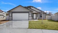 Building Photo - "Charming 3-Bed, 2-Bath Home with Spacious...