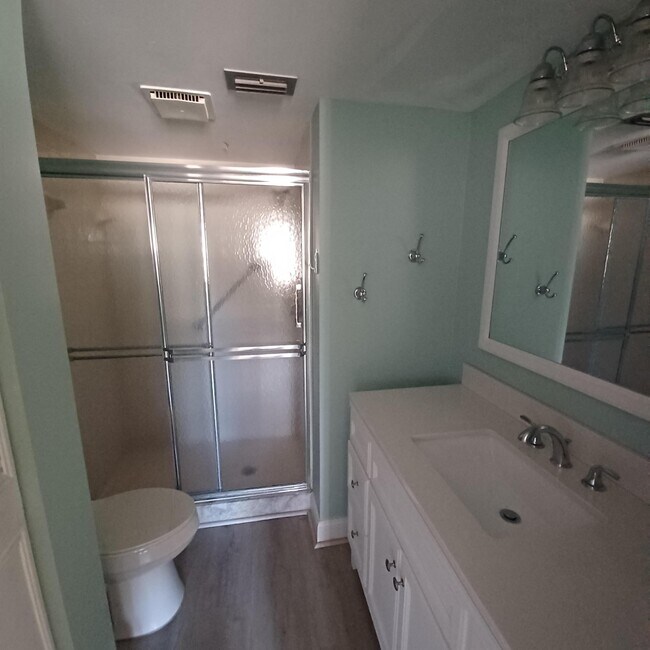 Building Photo - 4820 Lucerne Lakes Blvd W