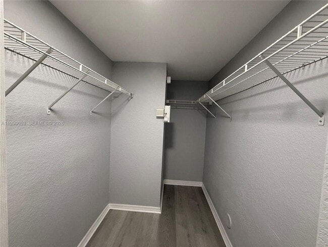 Building Photo - 2901 SE 13th Rd