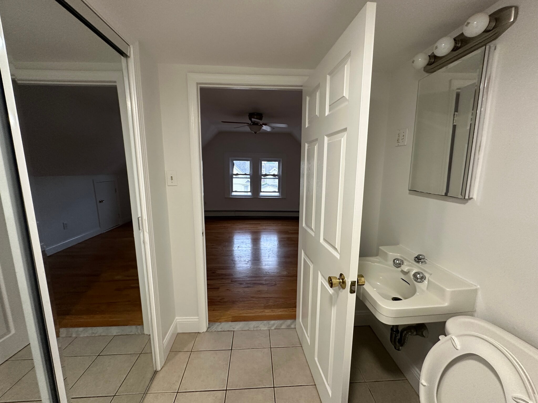 3rd floor bathroom view bedroom 4 - 120 Cleveland Ave