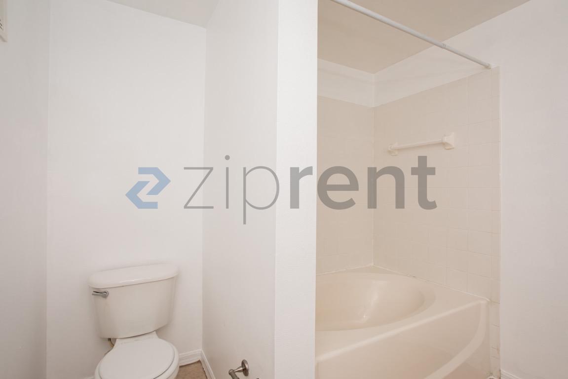 Building Photo - 3591 Kernan Blvd S