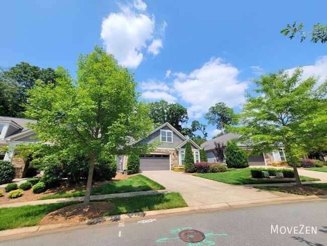 Building Photo - 8011 Parknoll Dr