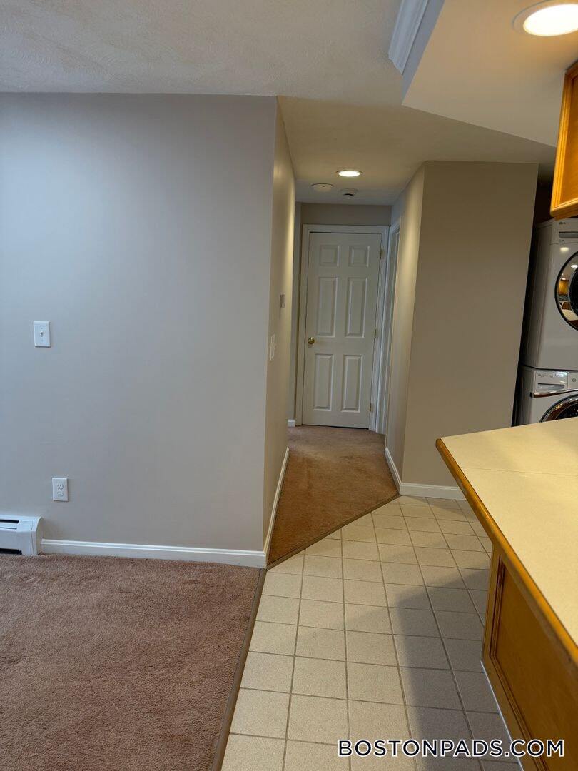 Building Photo - 13 Kenmar Dr