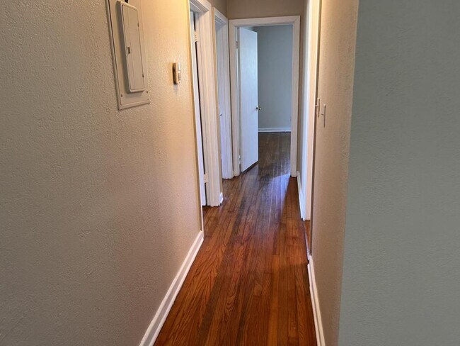 Building Photo - 2527 Emily Ln