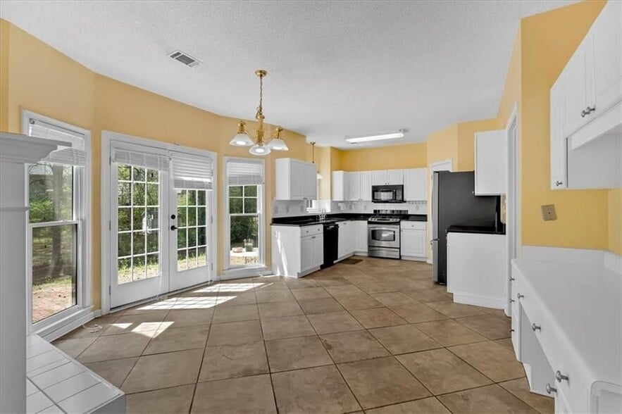 Building Photo - 3525 Sir Johns Ct NW