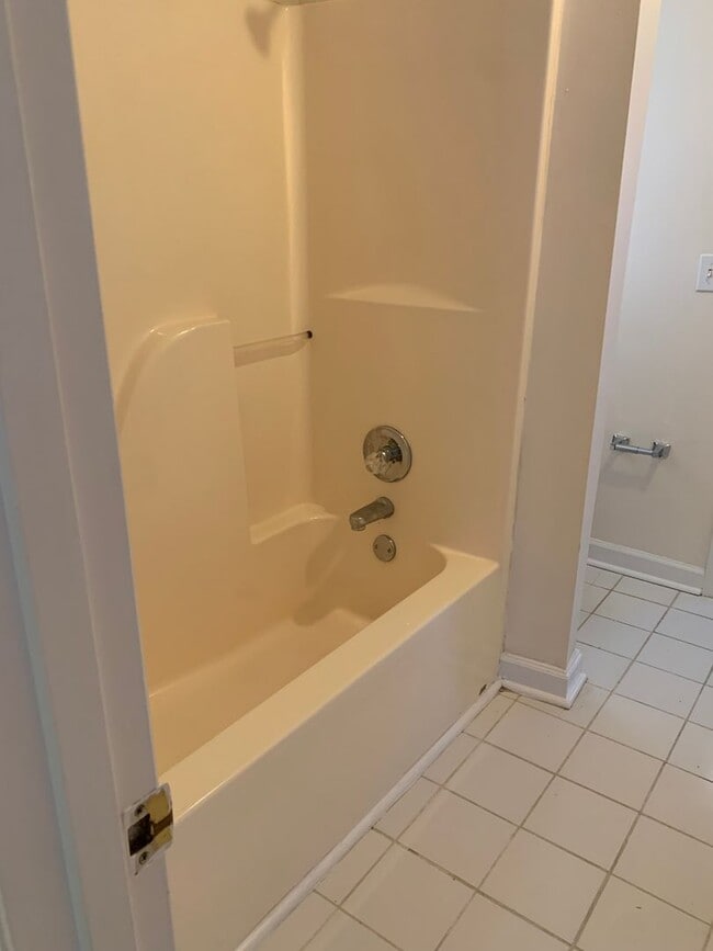 Building Photo - PET FRIENDLY-3 BEDROOM WITH DOWNSTAIRS PRIMARY SUITE- 717 St.Catherines~3 brm 2.5 bath~wood burni...