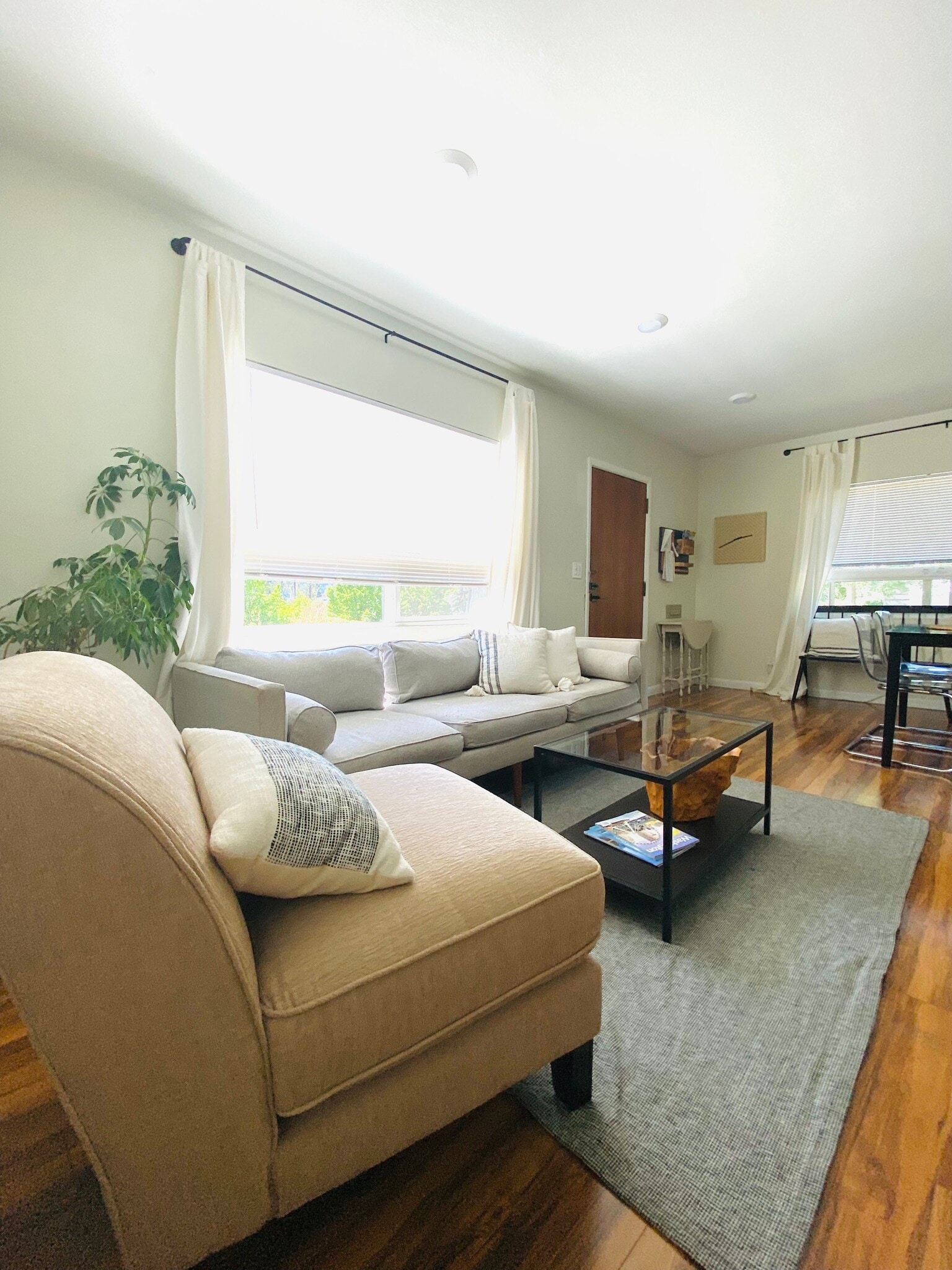 Living and Dining - 519 W Milwaukee Dr