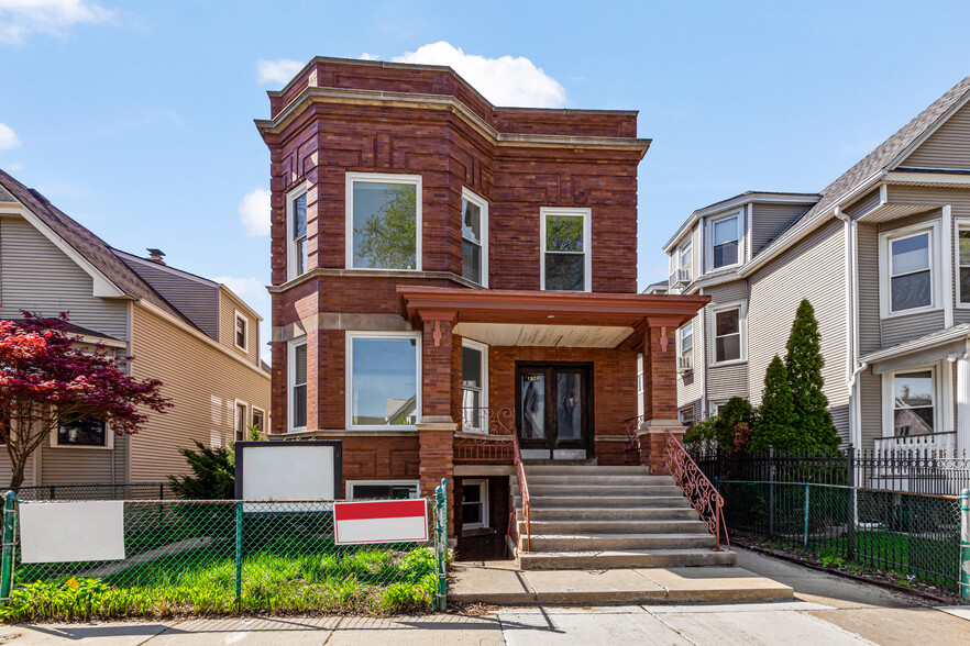 Primary Photo - 1921 W Summerdale Ave