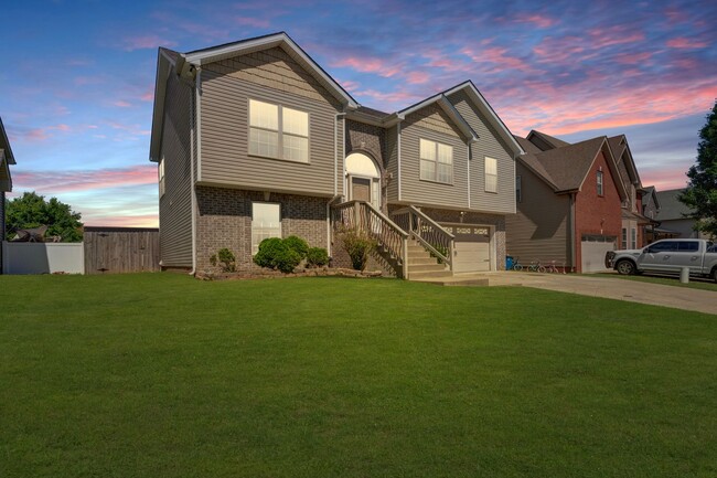 Primary Photo - Welcome to Chinook Haven – Your Spacious R...