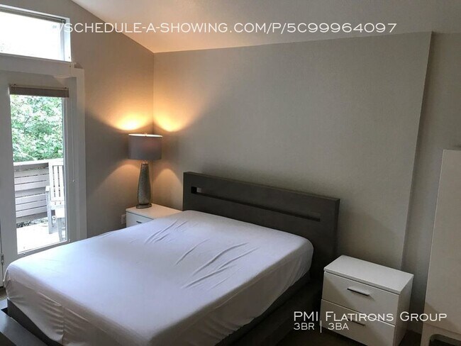 Building Photo - Spacious Indian Peaks Townhouse Close to L...