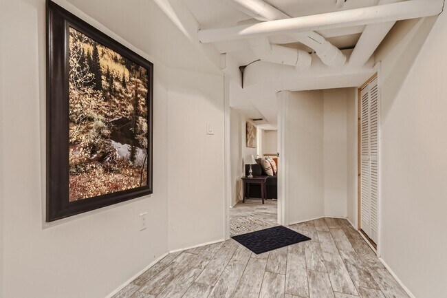 Building Photo - Coming Soon June 1st - Beautiful Garden level apartment in desirable West Wash Park