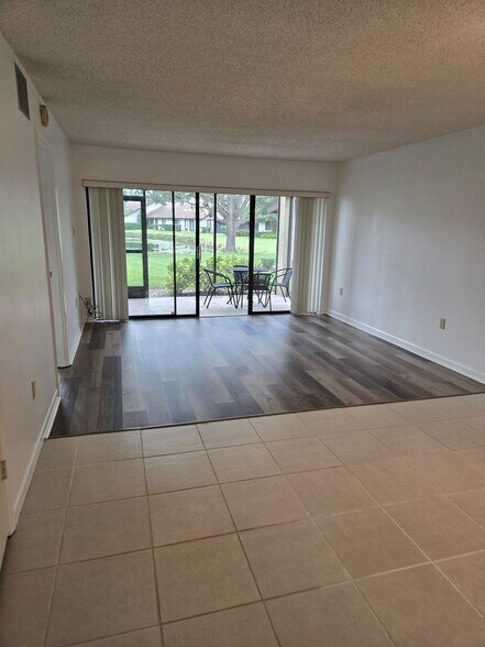 Building Photo - 5196 Lake Village Dr