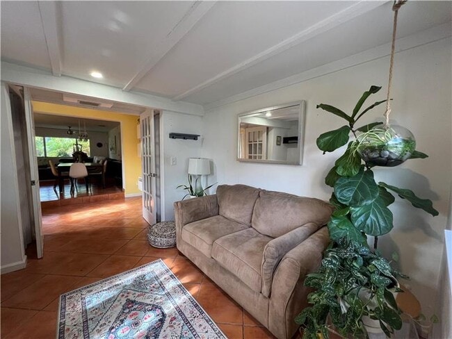 Building Photo - 1433 SE 5th Ct