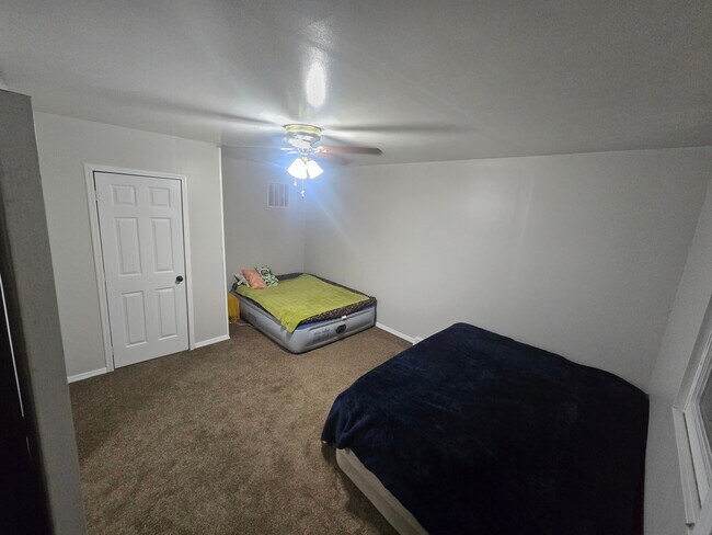 Building Photo - 1062 Aquetuck Rd