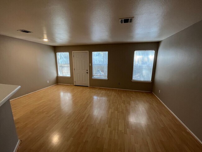 Building Photo - 9625 Sugar Hill Dr