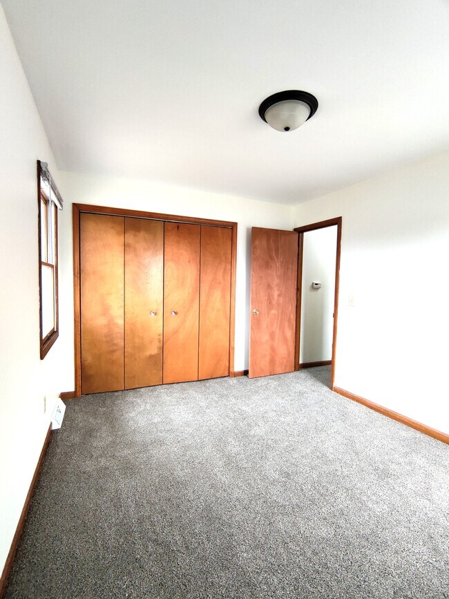 Building Photo - 2545 N 4645th Rd