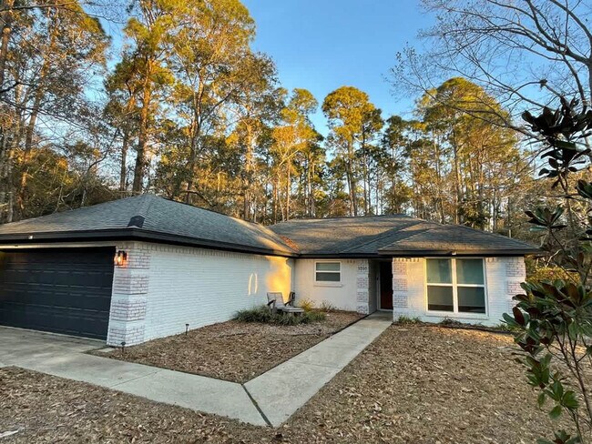 Building Photo - 9200 Pointe Aux Chenes Rd