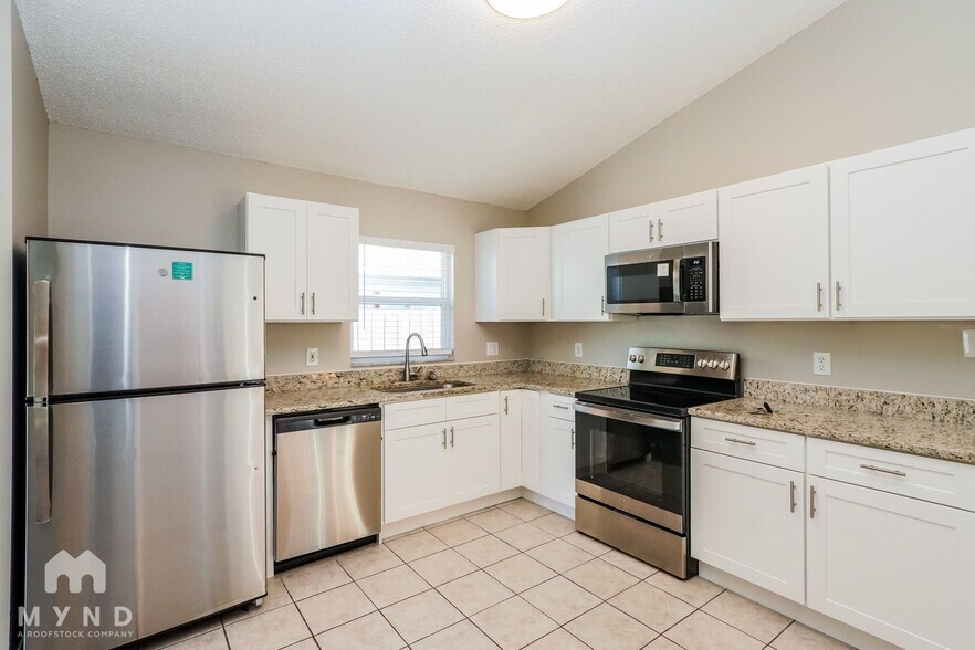 Building Photo - 9591 Lupine Ave