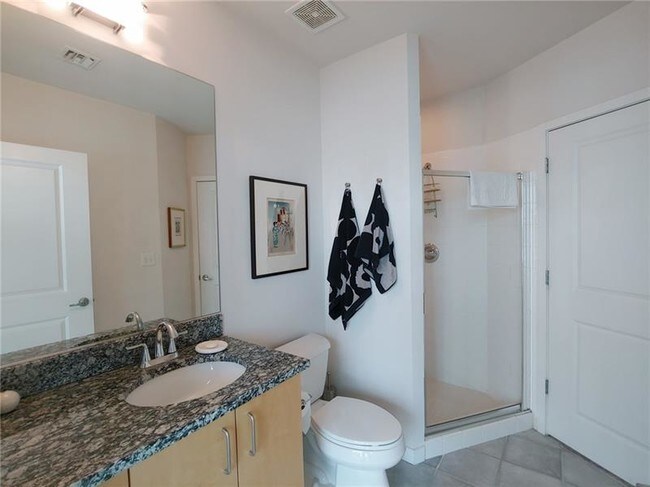 Building Photo - 943 Peachtree St NE