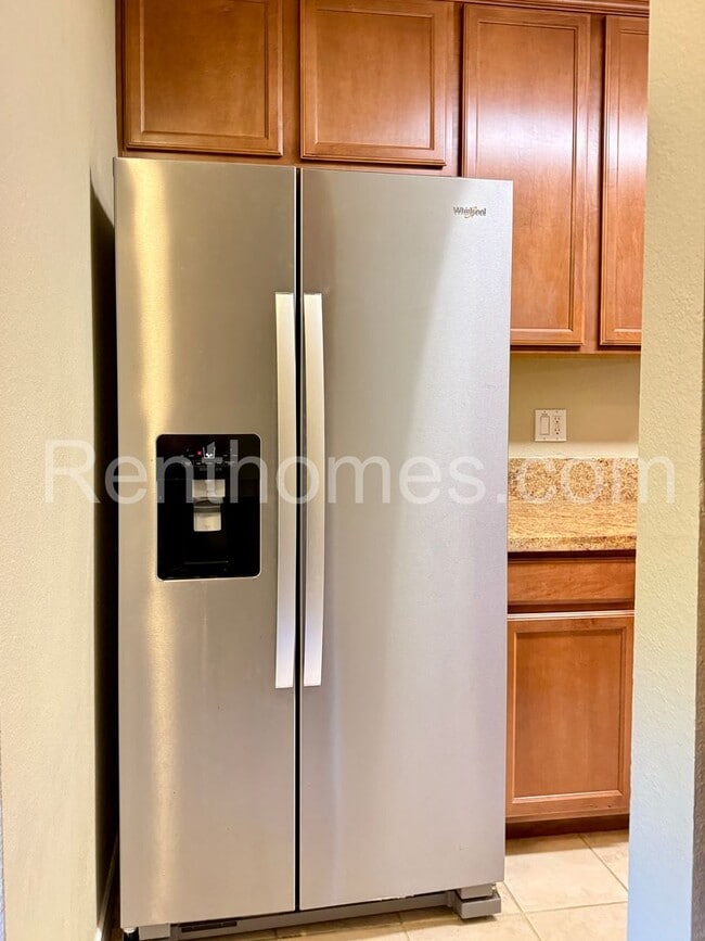 Building Photo - 9929 Azuaga St