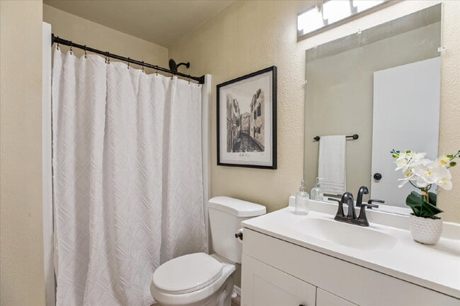 Building Photo - Pet-friendly 2 bed/2.5 bath Lakewood townhome - Available Now!