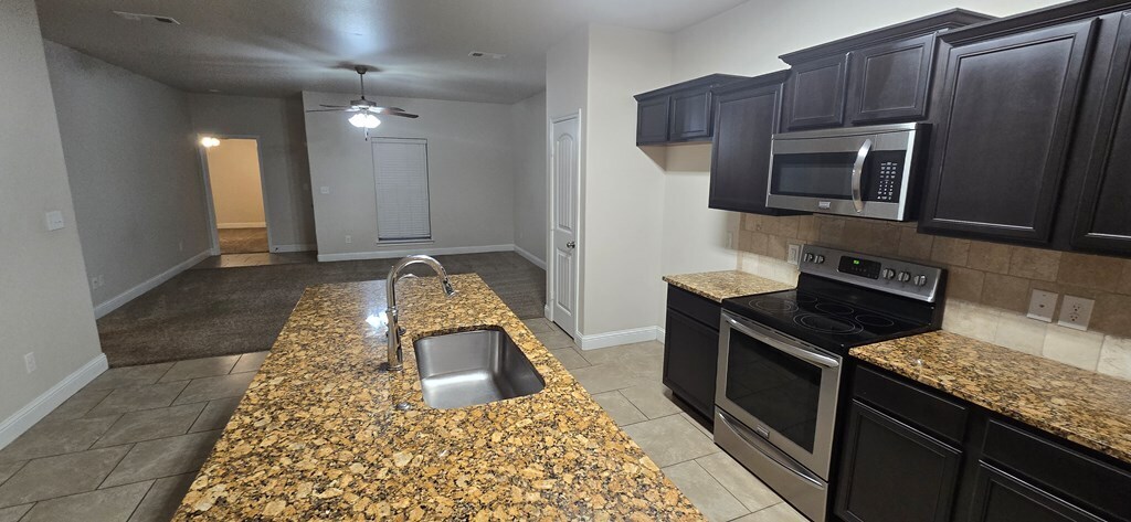 Building Photo - 9500 Sagebrush Ave