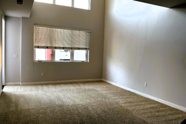 Building Photo - A Cozy Contemporary and Stylish Condo 2BR/...