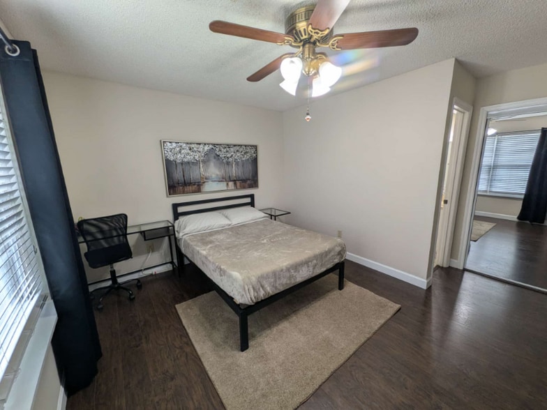 Building Photo - 132 Sussex Dr