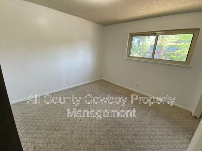 Building Photo - 267 N 8th St