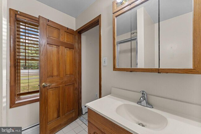 Building Photo - 158 W Butler Ave