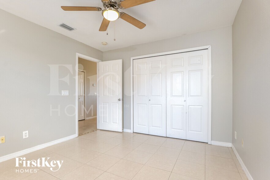 Building Photo - 1810 NW 21st Terrace