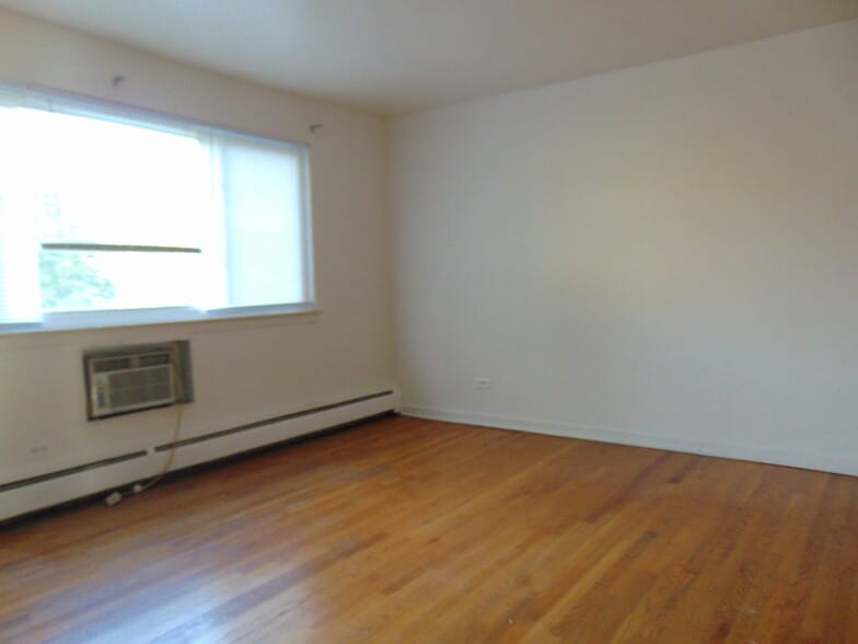 Building Photo - 1907 14th Ave