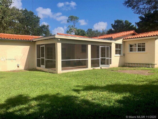 Building Photo - 5760 SW 51st St