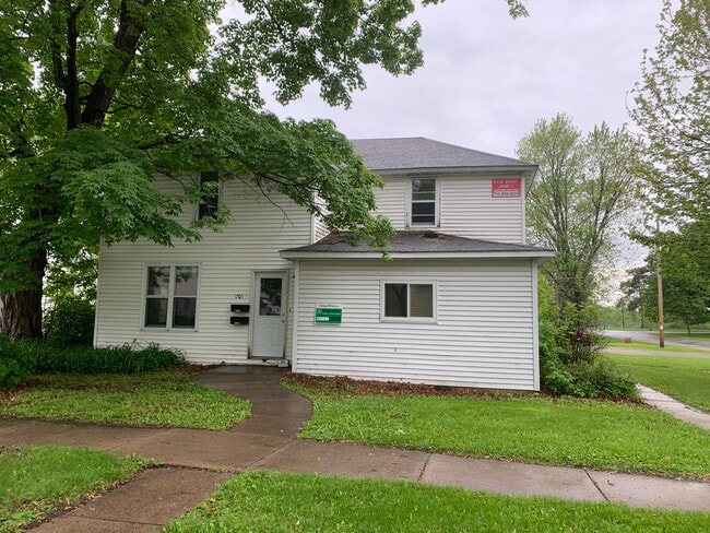 Primary Photo - 1703 6th St E