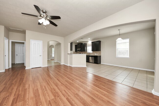 Building Photo - 24503 Hikers Bend Dr