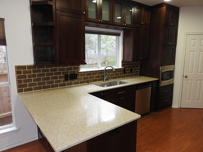 Building Photo - 11207 Crossland Dr