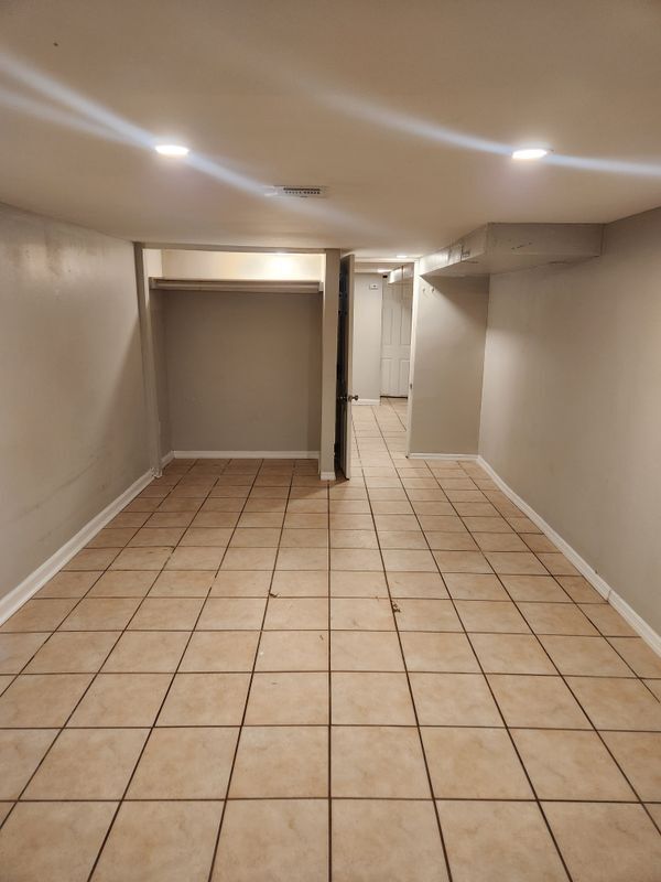 Building Photo - 404 Rosehill Pl