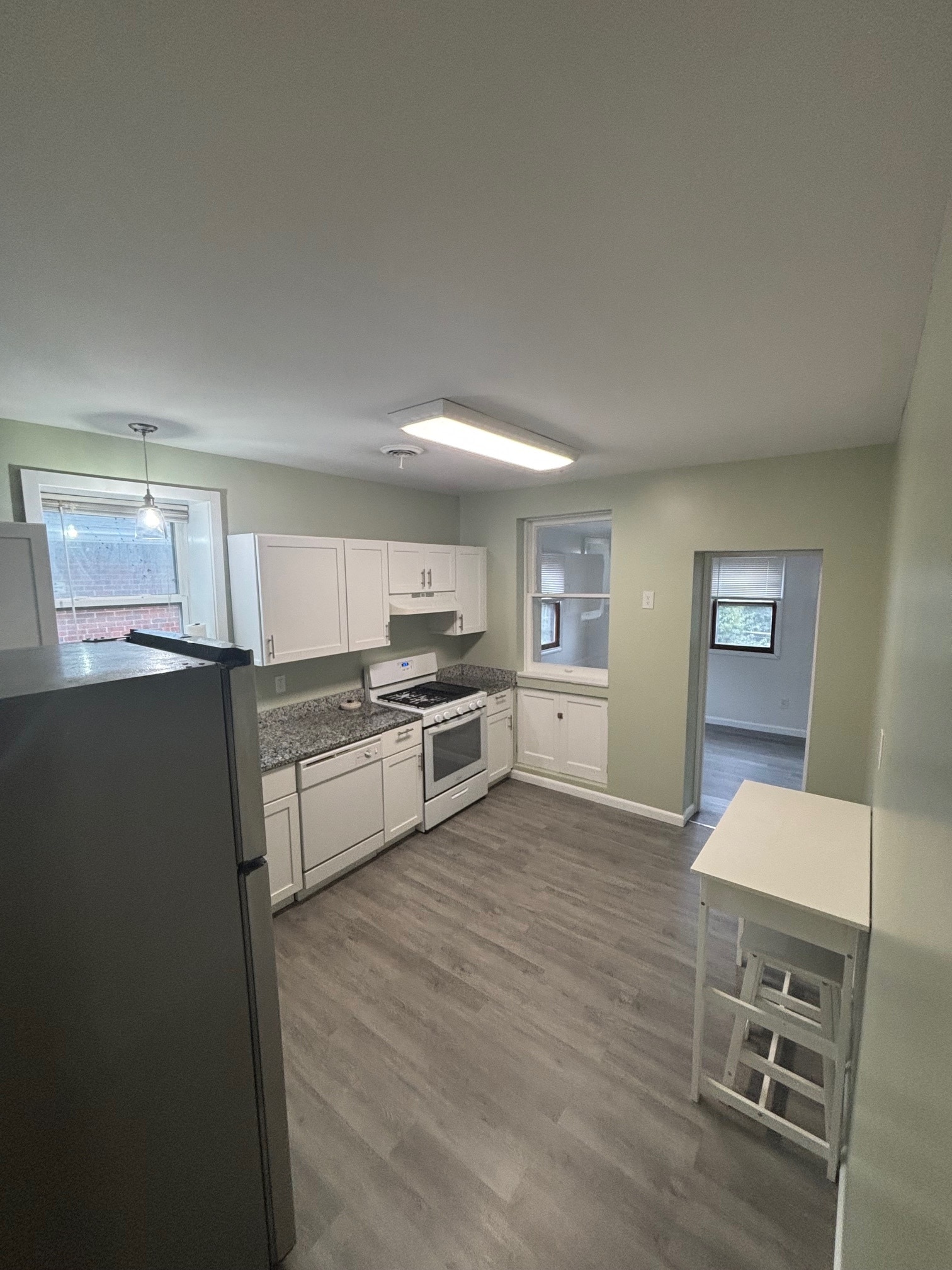 Building Photo - 5054 Winona Ave