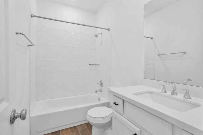 Building Photo - 256 Sky Top Dr