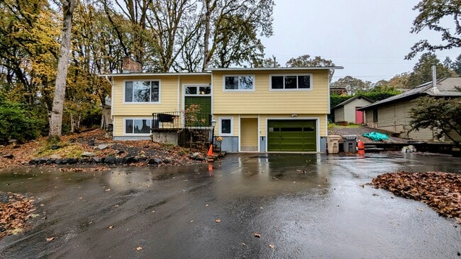 Building Photo - 3140 SW Chintimini Ave
