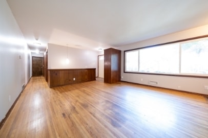 Building Photo - 842 25th Ave SE