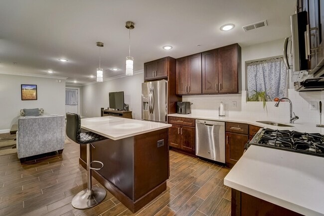 Building Photo - 2765 John F. Kennedy Blvd