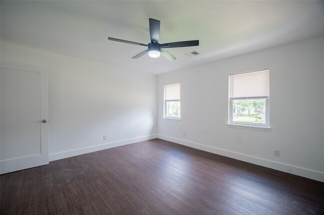 Building Photo - 4815 Caris St