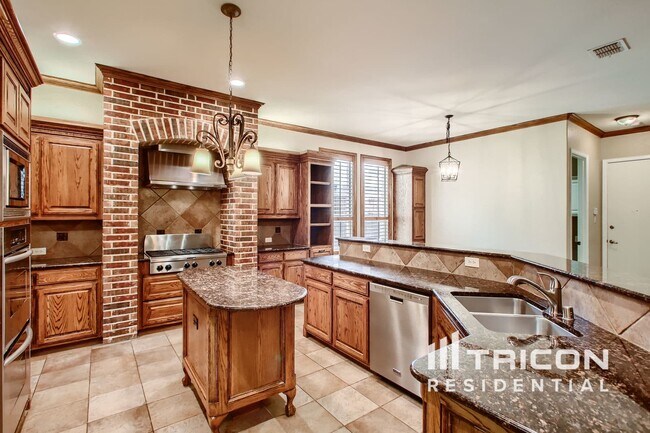 Building Photo - 5715 Danville Ln